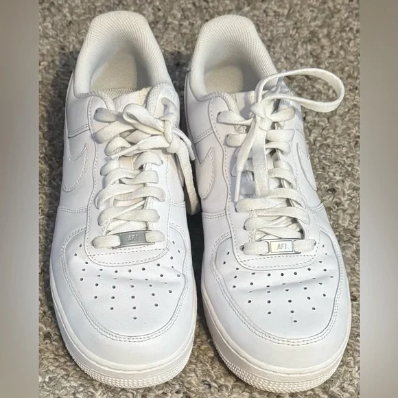 Men’s Nike Air Force Ones - Picture 2 of 5